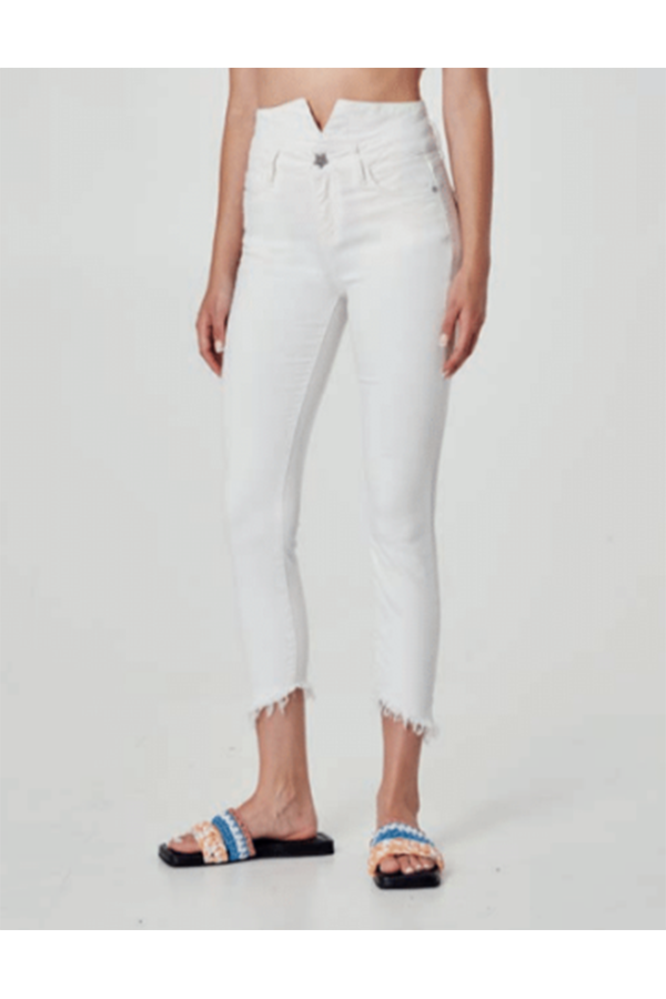 Jeans Selena Blanco. NOVEDADES. Tallas: 27, 28, 29, 26 | Bambalinas Closet