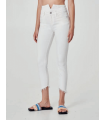 Jeans Selena Blanco. NOVEDADES. Tallas: 27, 28, 29, 26 | Bambalinas Closet