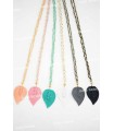 Collar Pluma. Bisuteria. Color: naranja, negro, rosa, gris claro, blanco