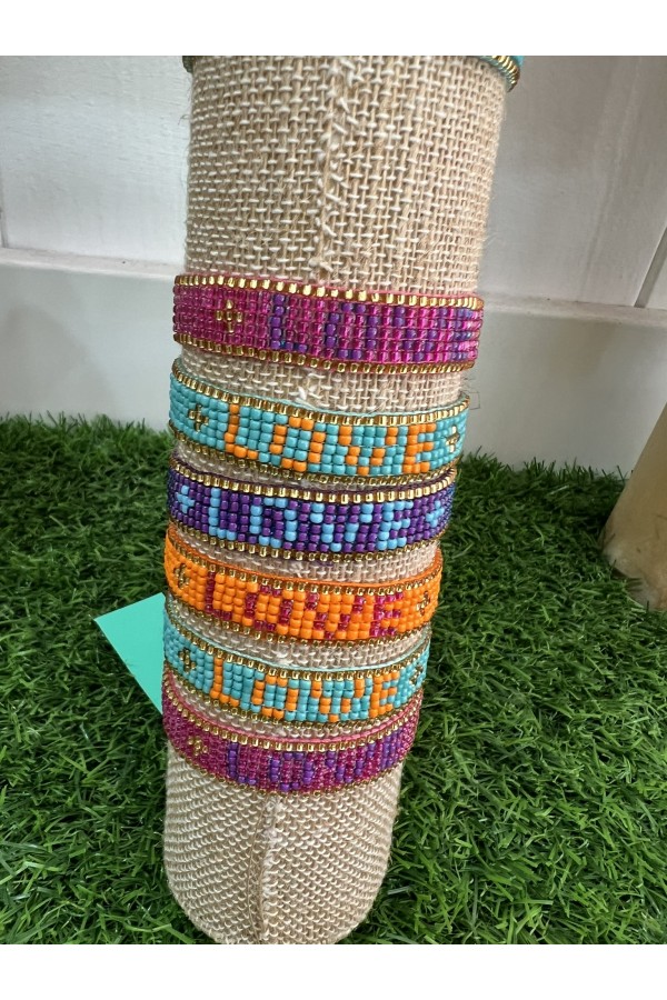 Pulsera Love. Bisuteria. Color: fucsia, azul cielo, morado, naranja | Bambalinas