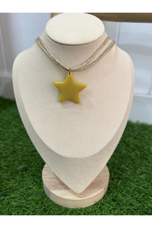 Colgante Rafia Estrella. Bisuteria. Color: mostaza, verde mint, azul cielo, rosa