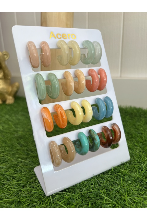 Pendientes Italia. Bisuteria. Color: gris claro, salmon, blanco roto, verde