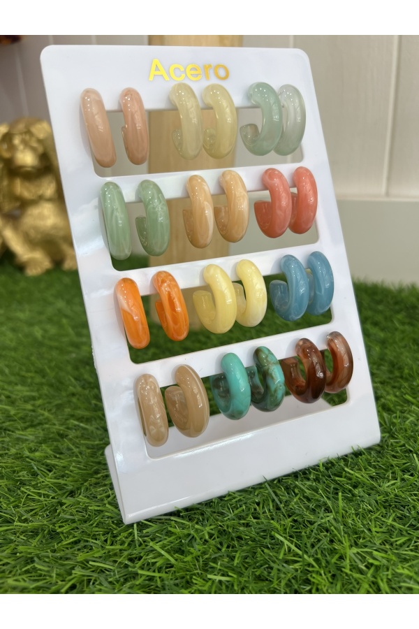 Pendientes Italia. Bisuteria. Color: gris claro, salmon, blanco roto, verde