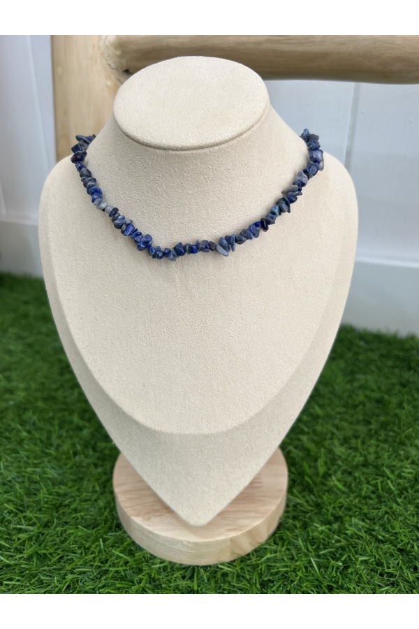 Gargantilla Corales. Bisuteria. Color: blanco, turquesa, azul marino, rojo |