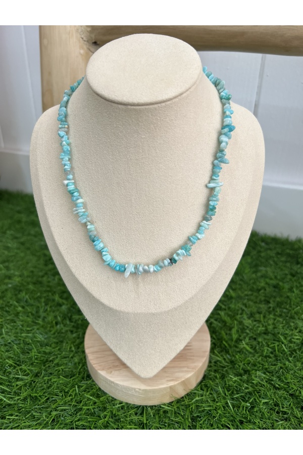 Gargantilla Corales. Bisuteria. Color: blanco, turquesa, azul marino, rojo |