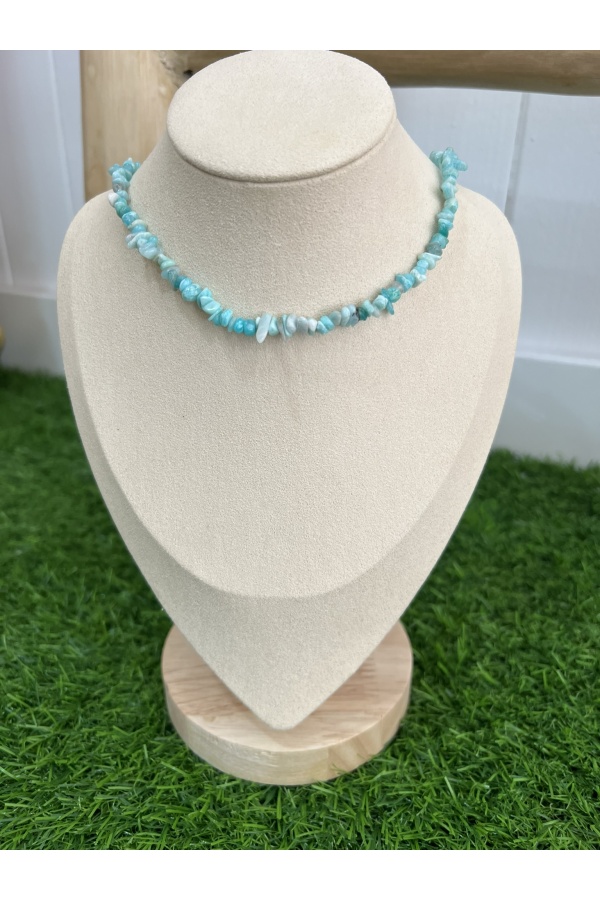 Gargantilla Corales. Bisuteria. Color: blanco, turquesa, azul marino, rojo |