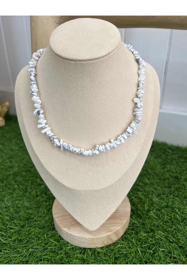 Gargantilla Corales. Bisuteria. Color: blanco, turquesa, azul marino, rojo |