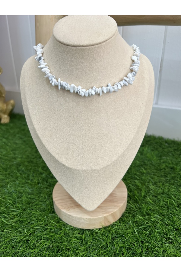 Gargantilla Corales. Bisuteria. Color: blanco, turquesa, azul marino, rojo |