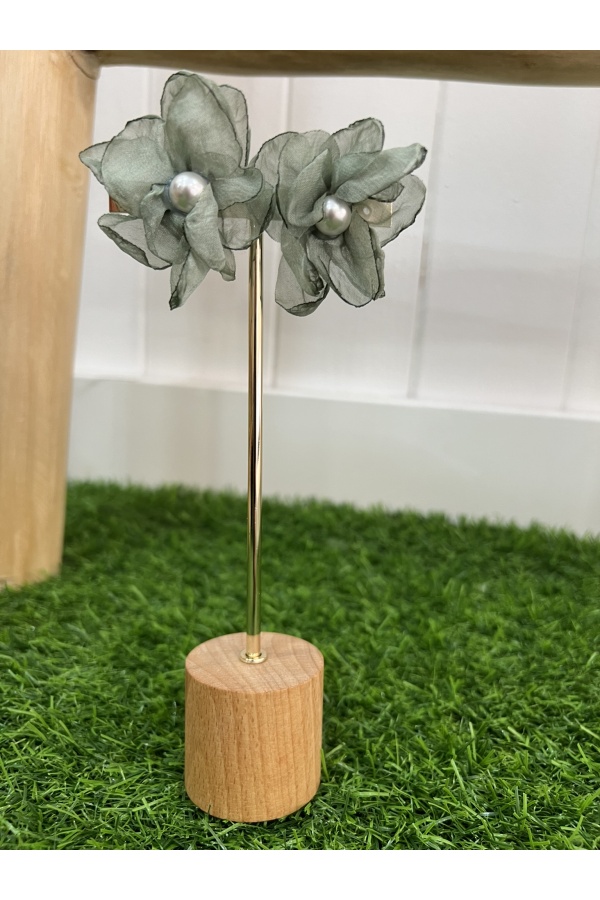 Pendientes Flor Perla. Bisuteria. Color: verde kaki, salmon, azul klein |