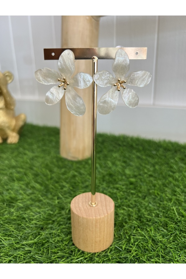 Pendientes Narciso Blanco. Bisuteria.  | Bambalinas Closet