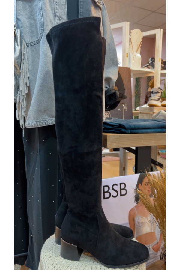 Bota Mosquetera Negra. Botas Altas. Tallas: 36, 37, 38, 39, 40, 41 | Bambalinas