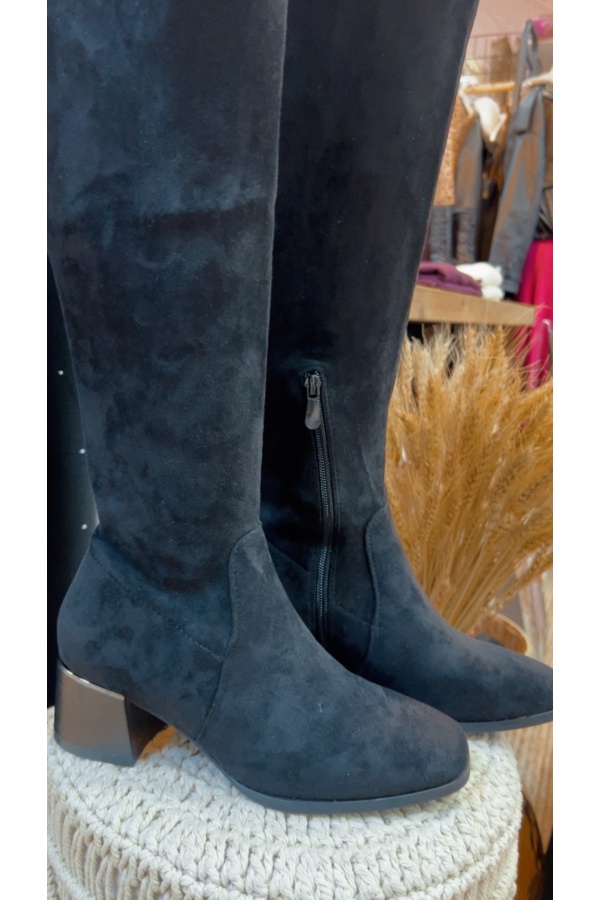 Bota Mosquetera Negra. Botas Altas. Tallas: 36, 37, 38, 39, 40, 41 | Bambalinas