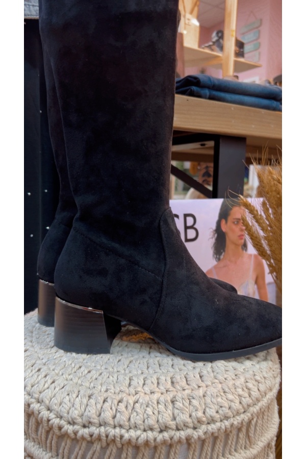 Bota Mosquetera Negra. Botas Altas. Tallas: 36, 37, 38, 39, 40, 41 | Bambalinas