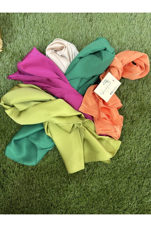 Foulard Seda. Varios. Color: verde lima, buganvilla, verde, marfil, mandarina |