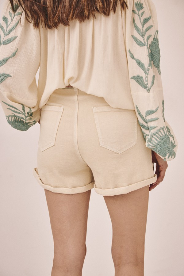 Short Nandini. Partes de abajo NÜD Y NKN. Tallas: 38, 40, 36 | Bambalinas Closet