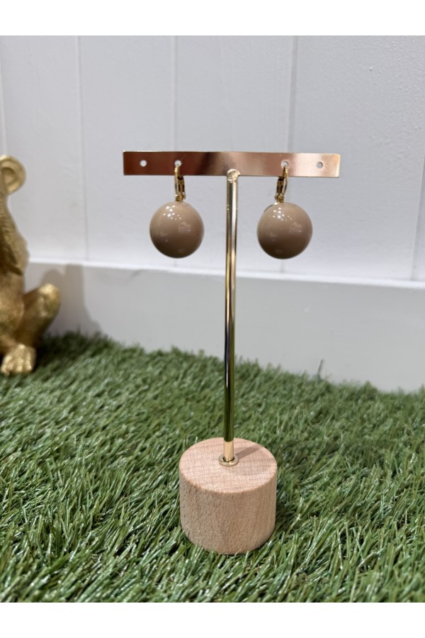 Pendientes Bola Beige. Bisuteria.  | Bambalinas Closet