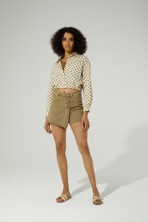 Short Kakthus. Pantalones / Shorts. Color: verde kaki; Tallas: m, l, s |