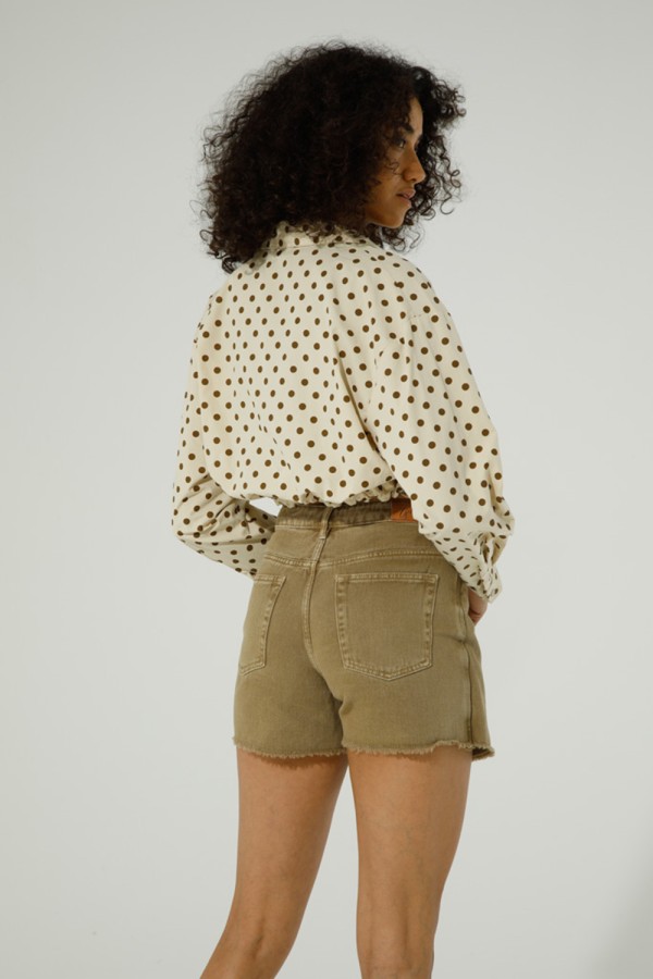 Short Kakthus. Pantalones / Shorts. Color: verde kaki; Tallas: m, l, s |
