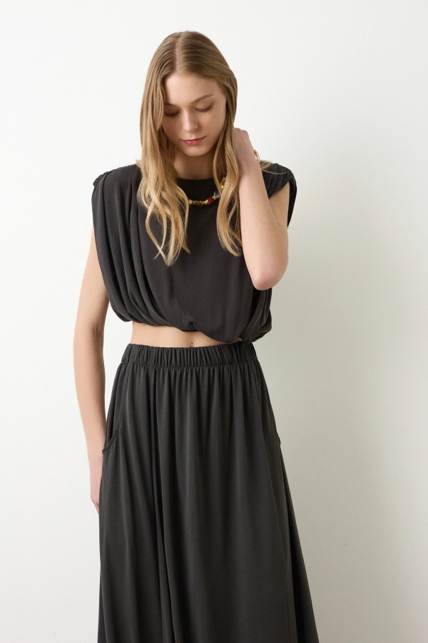 Top Chloe. Camisetas / Camisas BSB. Color: maquillaje, negro, rojo; Tallas: xs