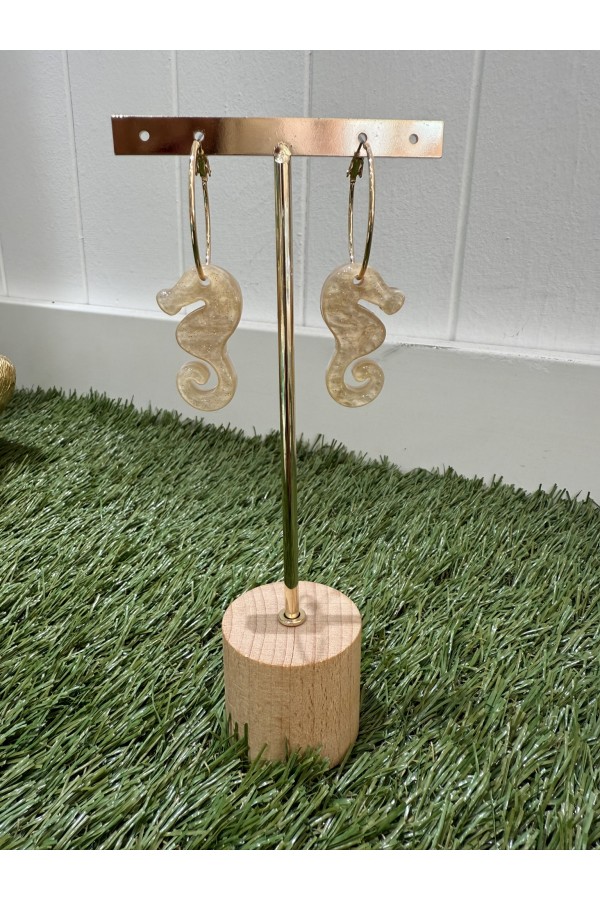 Pendientes Caballito Beige. Bisuteria.  | Bambalinas Closet