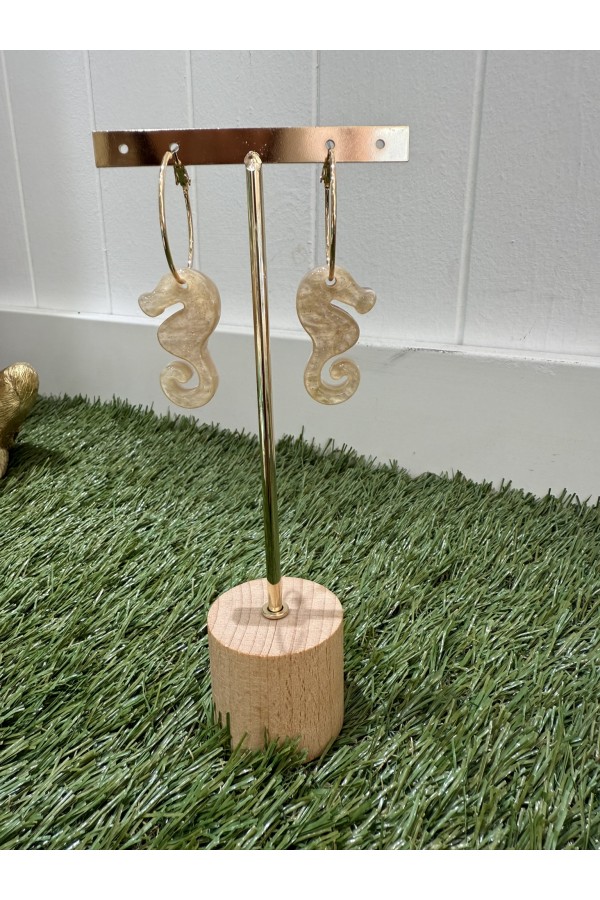 Pendientes Caballito Beige. Bisuteria.  | Bambalinas Closet