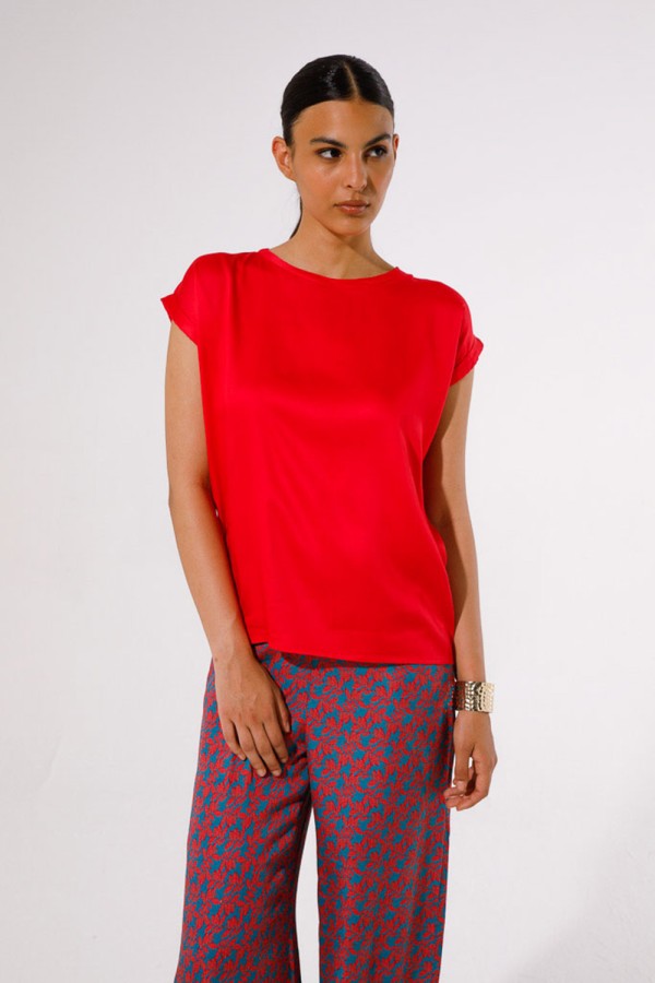 Blusa Ginevra. Camisetas. Color: mostaza, azul noche, verde kaki, frambuesa;