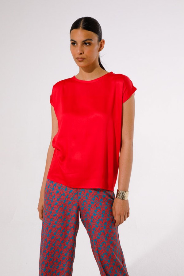 Blusa Ginevra. Camisetas. Color: mostaza, azul noche, verde kaki, frambuesa;