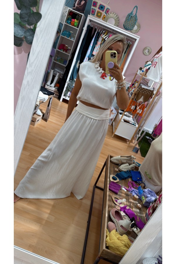 Conjunto Mariela. Monos / Conjuntos. Color: negro, blanco roto, marron chocolate