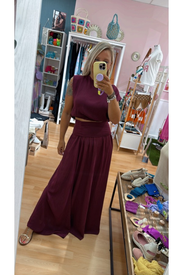 Conjunto Mariela. Monos / Conjuntos. Color: negro, blanco roto, marron chocolate