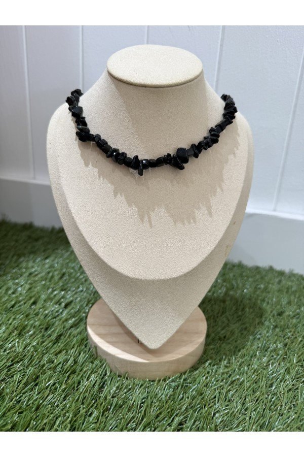 Gargantilla Corales. Bisuteria. Color: blanco, rojo, turquesa, azul marino