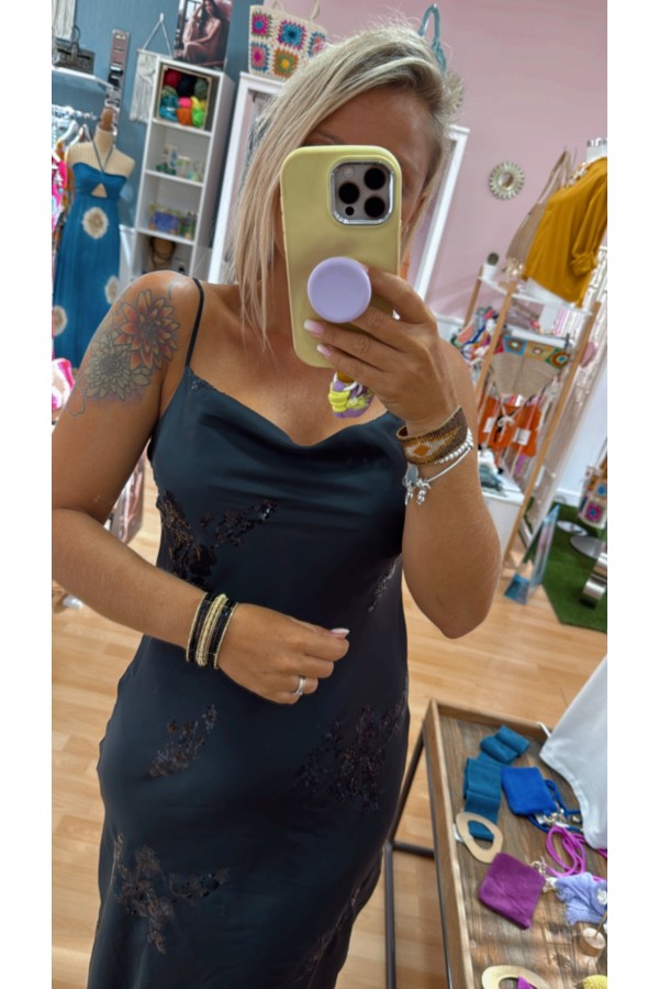 Vestido Paris. Vestidos. Color: verde kaki, negro; Tallas: talla unica |