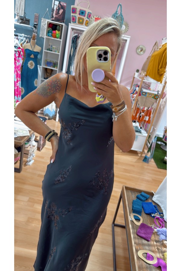 Vestido Paris. Vestidos. Color: verde kaki, negro; Tallas: talla unica |