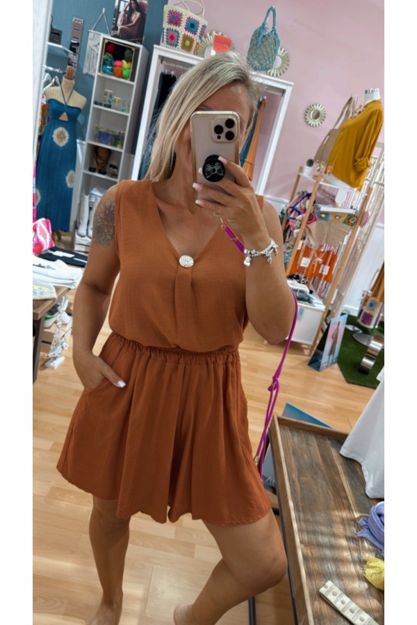 Conjunto Javea. Monos / Conjuntos. Color: negro, marron chocolate, terracota