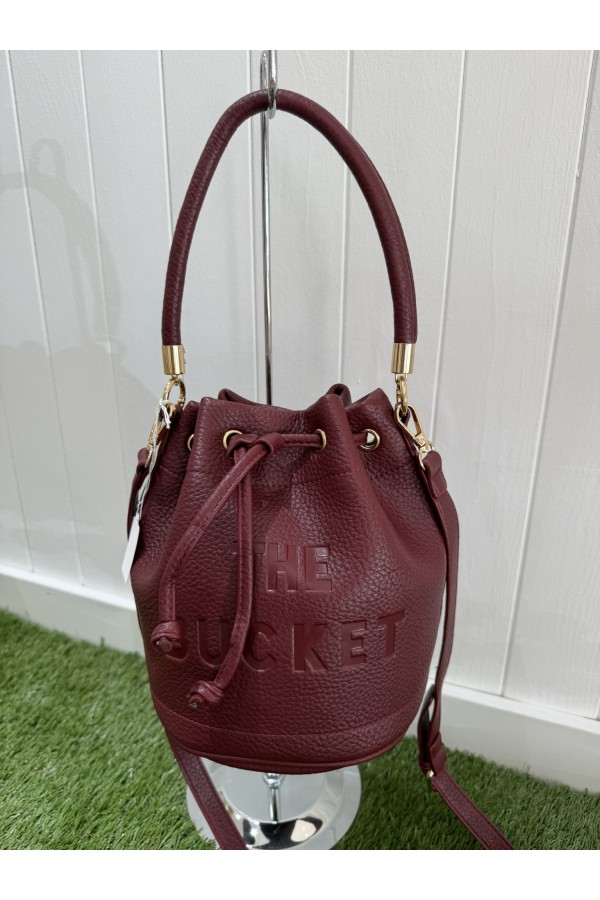 Bombonera Bucket. Bolsos. Color: camel, taupe, burdeos, negro | Bambalinas Closet