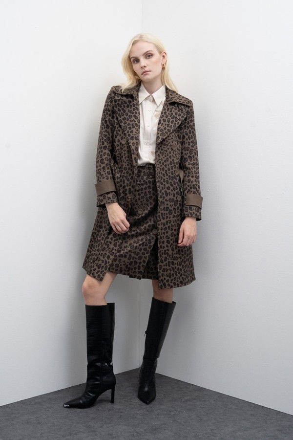 Gabardina Makia. Prenda exterior. Tallas: s, m, l, xs | Bambalinas Closet