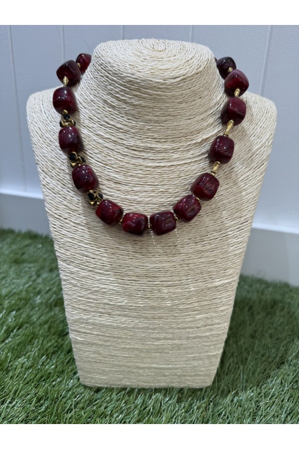 Collar Dado. Bisuteria. Color: multicolor, burdeos, marron chocolate, marfil |