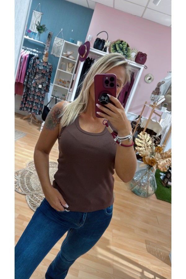 Top Wiya. Camisas / Tops/Chalecos. Color: crudo, burdeos, marron chocolate