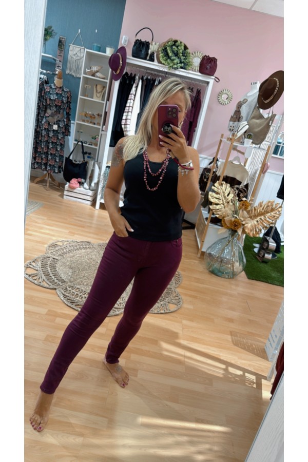 Pantalon Burdeos. Pantalones / Shorts. Tallas: 34, 36, 38, 40, 42 | Bambalinas