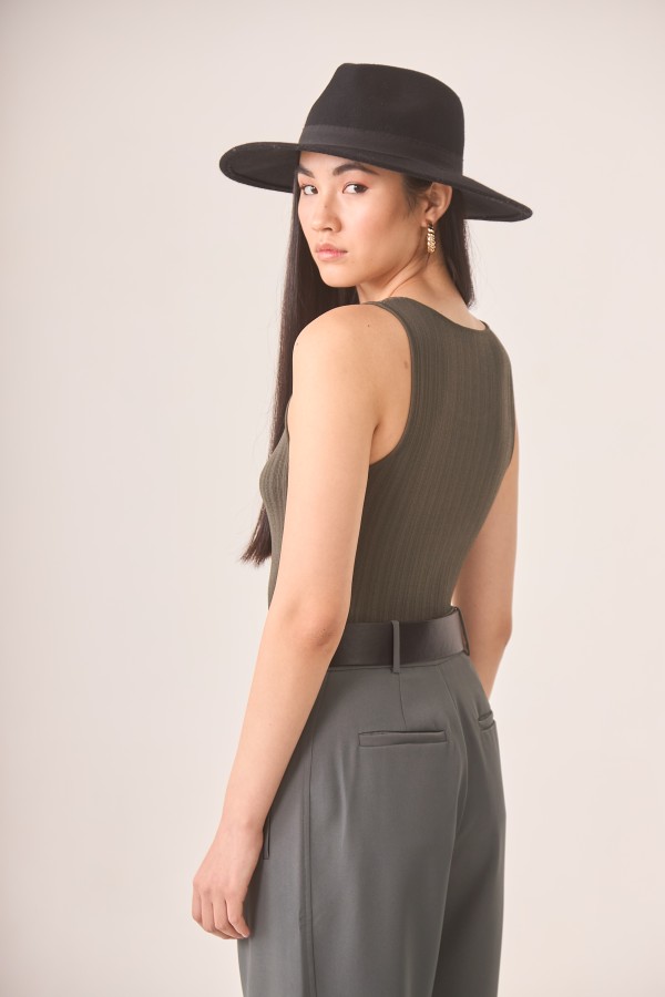 Top Cacia Kaki. Inicio.  | Bambalinas Closet