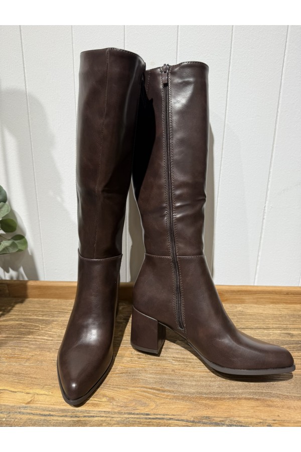 Botas Manhattan Chocolate. Botas Altas. Tallas: 36, 37, 38, 39, 40, 41 |
