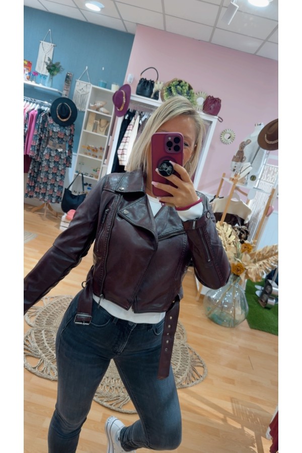 Biker Knucles. Prenda exterior. Color: granate; Tallas: m, l, s | Bambalinas