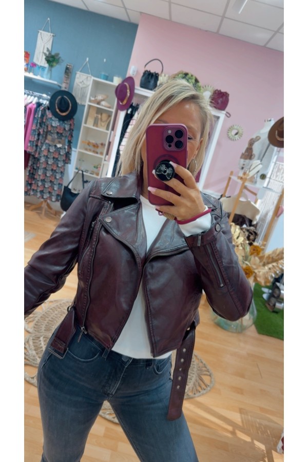 Biker Knucles. Prenda exterior. Color: granate; Tallas: m, l, s | Bambalinas