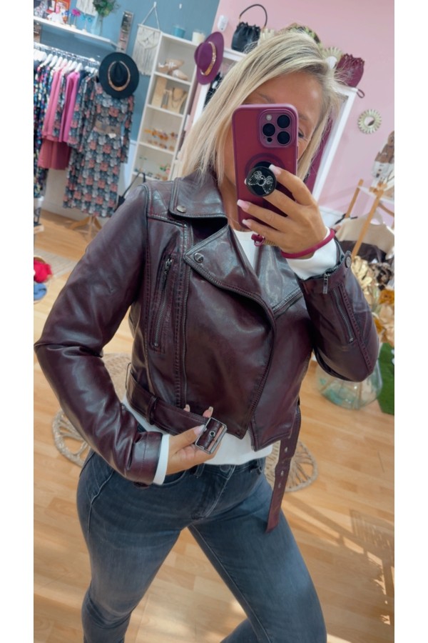 Biker Knucles. Prenda exterior. Color: granate; Tallas: m, l, s | Bambalinas