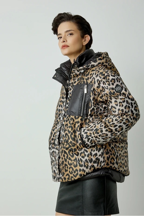 Anorak Leopardo. Prenda Exterior BSB. Tallas: s, xs | Bambalinas Closet