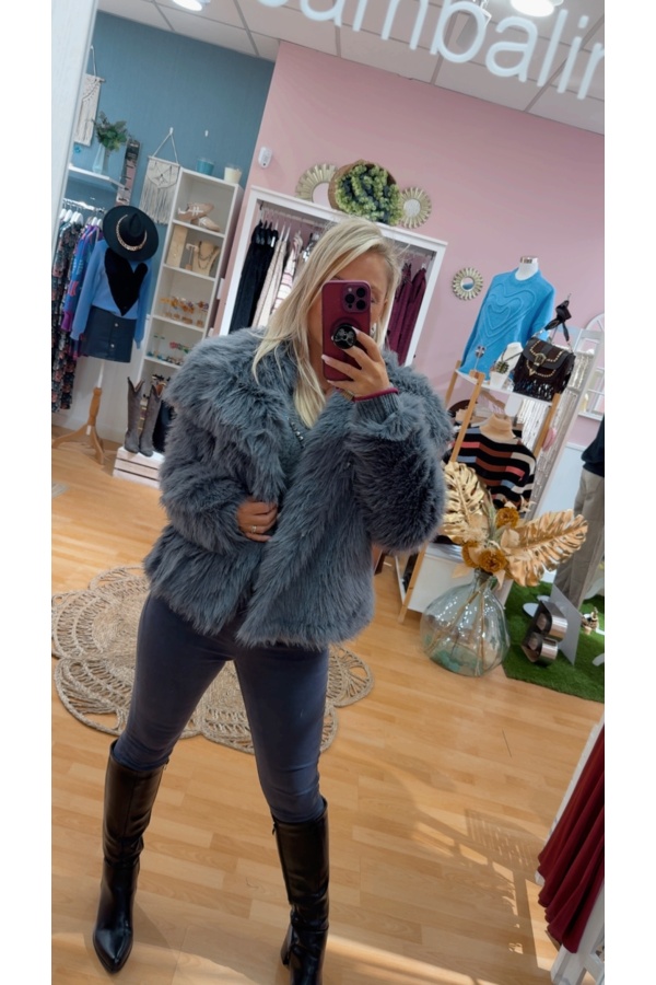 Abrigo Yuke. Prenda exterior.  | Bambalinas Closet