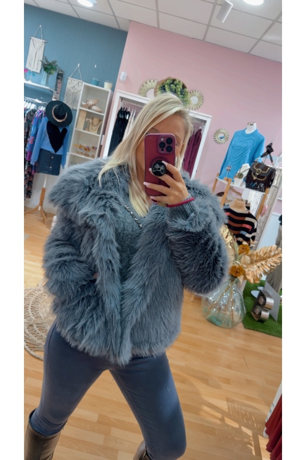 Abrigo Yuke. Prenda exterior.  | Bambalinas Closet