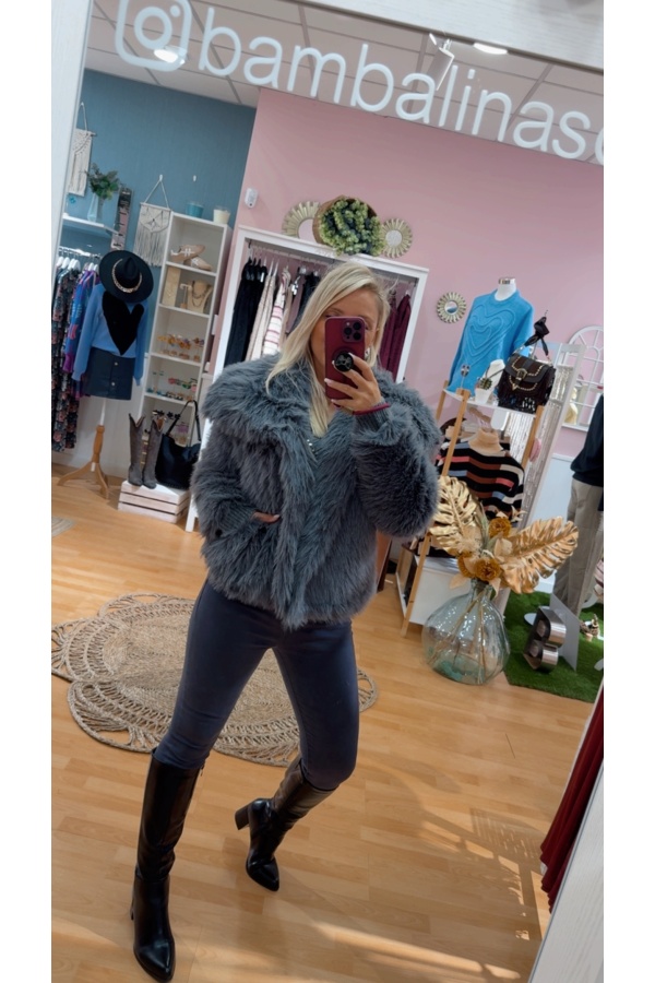 Abrigo Yuke. Prenda exterior.  | Bambalinas Closet