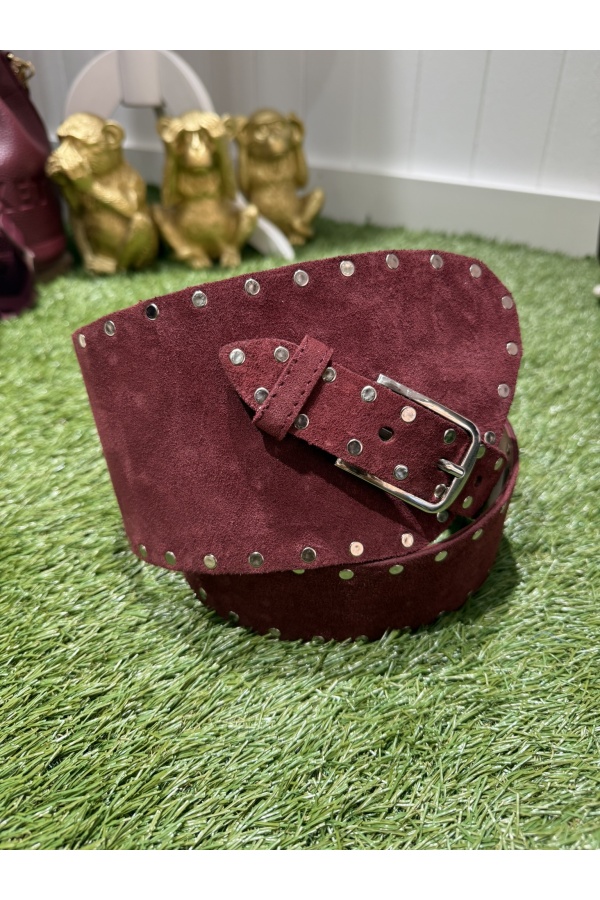 Cinturon Tachas. Cinturones. Color: burdeos, marron chocolate, gris; Tallas: