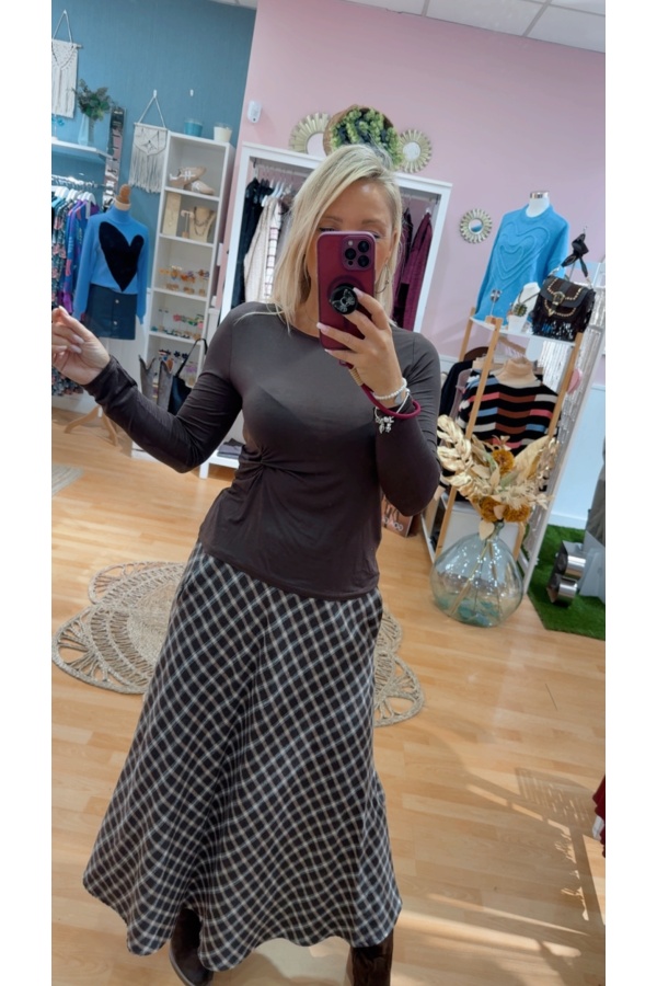 Camiseta Nudo. Camisetas. Color: granate, marron chocolate; Tallas: talla unica |