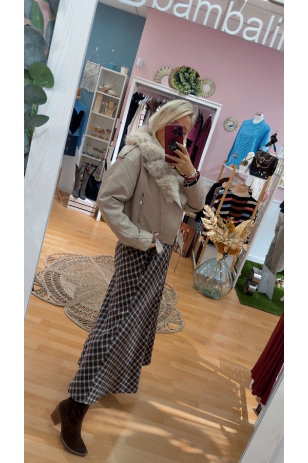 Bomber Ecopiel. Prenda exterior. Color: beige, granate; Tallas: s, m, l, xl |